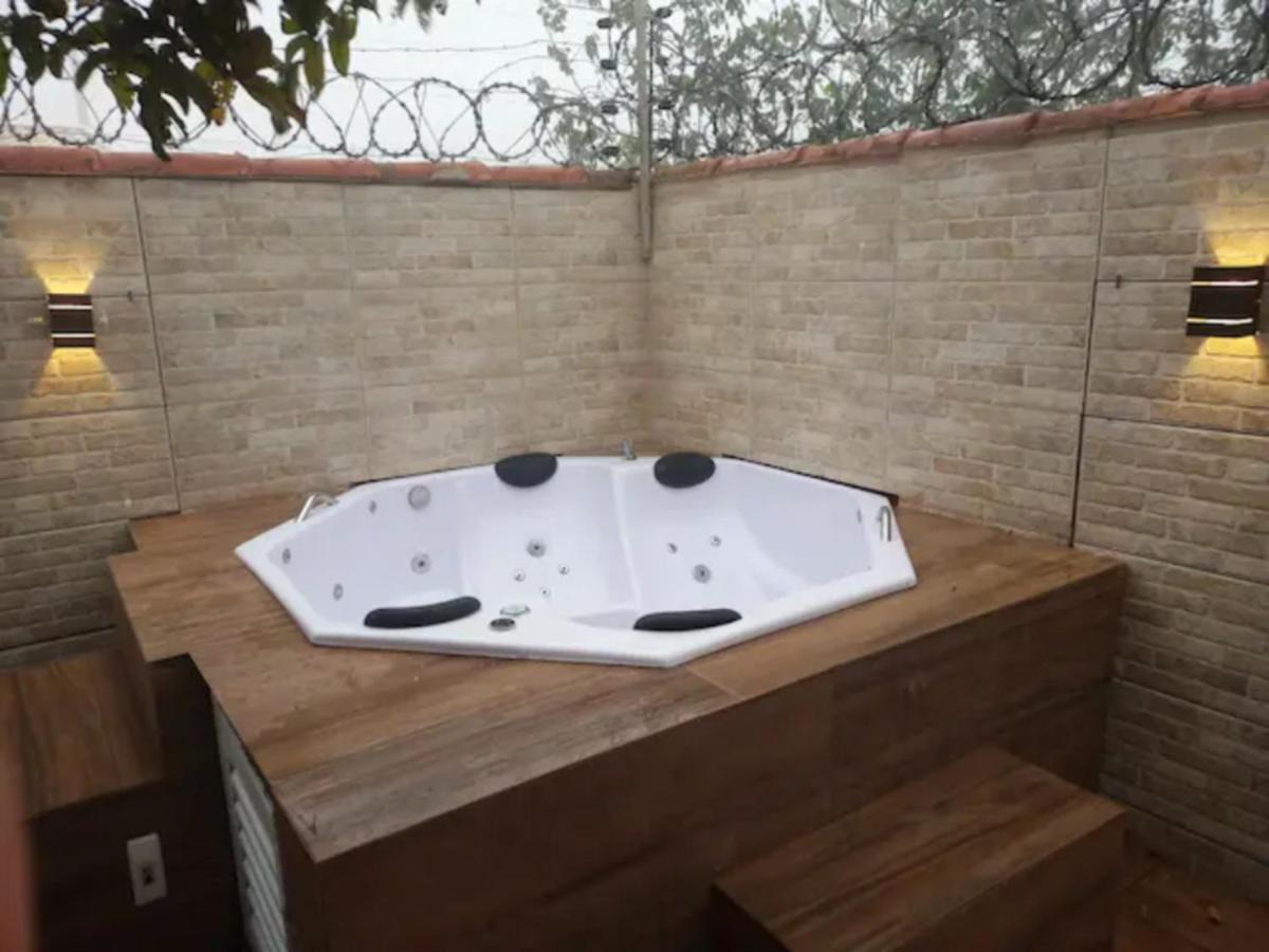 Casa Com Spa De Hidro, Aquecedor E Cromoterapia A 1,0 Km Do Centro Chapada dos Guimaraes Exterior photo